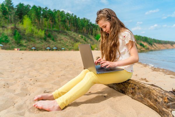 Scéal studio, apprendre le français en s'amusant