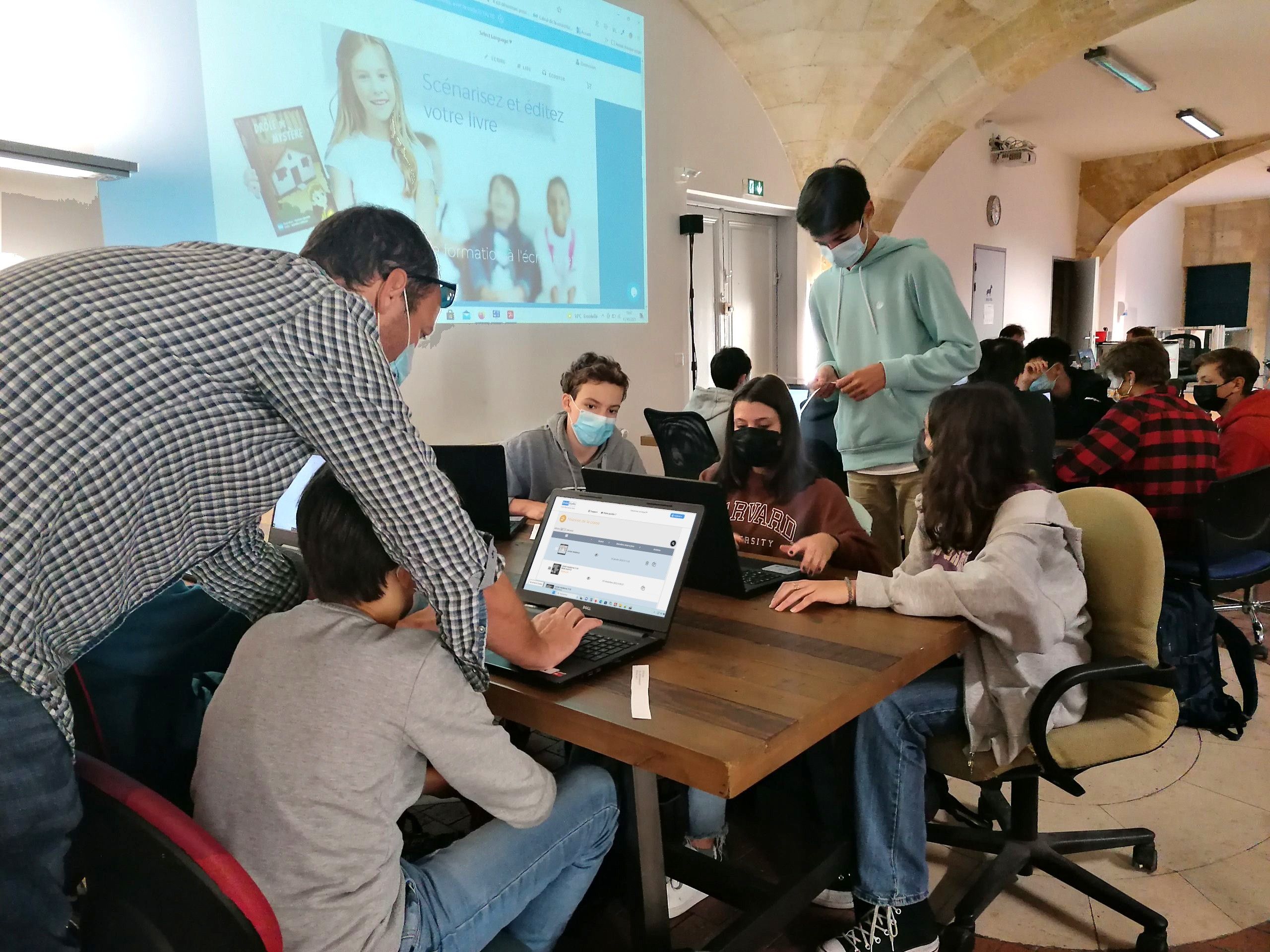 Plateforme d'écriture en ligne Scéal studio