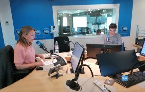 Interview en direct « Scéal studio partenaire du défi d’écriture scénaristique Écris ta série! », magazine « L'invité 100% local », radio France bleu Gironde.